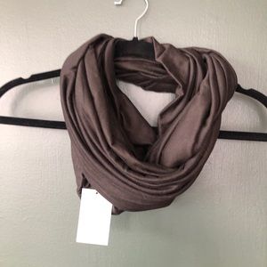 Beyond Yoga scarf new with tags